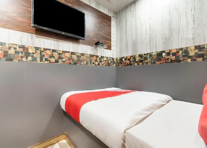 Oyo 72150 Capital Guest House Mumbai
